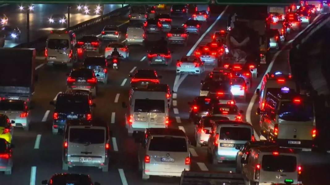 Trafik cezaları değişti! 10 madde daha Meclis'ten geçti: Araç sahipleri bu listeye bakmalı 22